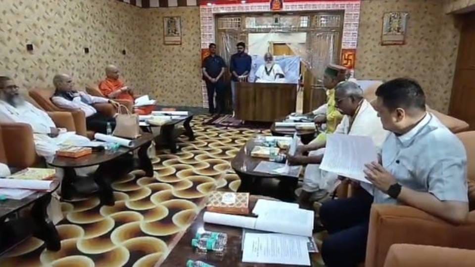 Preparations Intensify for Flag-Hoisting at  Parikrama Temples within  Ram Mandir Complex