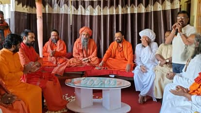 Ravindrapuri reached Ujjain and said- I am President of All India Akhara Parishad, eight Akharas are with me