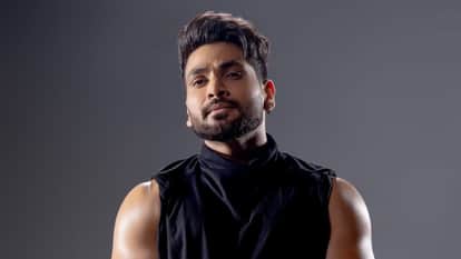 Shiv Thakare lifts the the 50 trophy takes home Rupees 50 lakh for a lucky fan