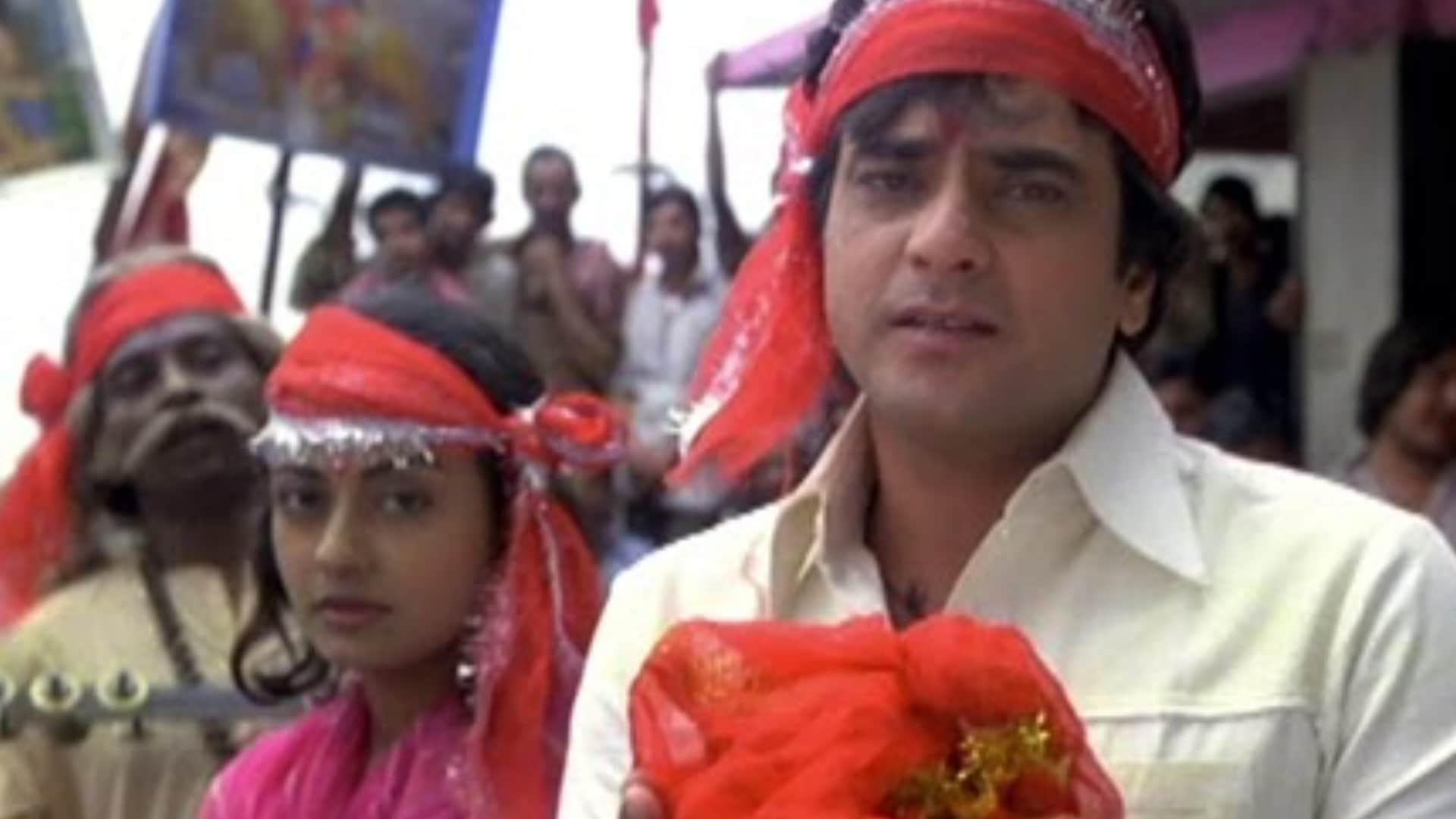 Navratri songs Chalo Bulawa Aaya Hai To Tune Mujhe Bulaya Sherawaliye These Bhajan From Bollywood Movie
