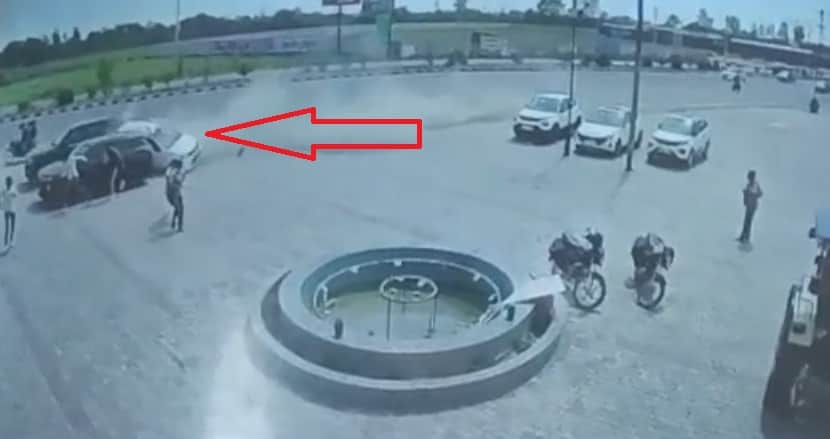 Car Tire Bursts on Highway Skids for Several Meters and Crashes into Dhaba One Girl Dead