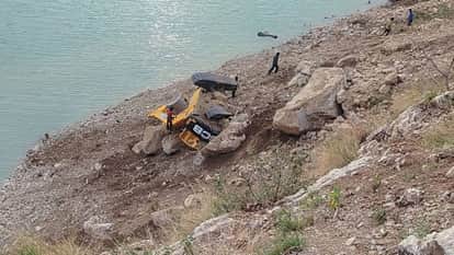 Mandi News Tragic Accident on Double-Lane Salapar-Tattapani Road JCB Operator from Seraj Dies
