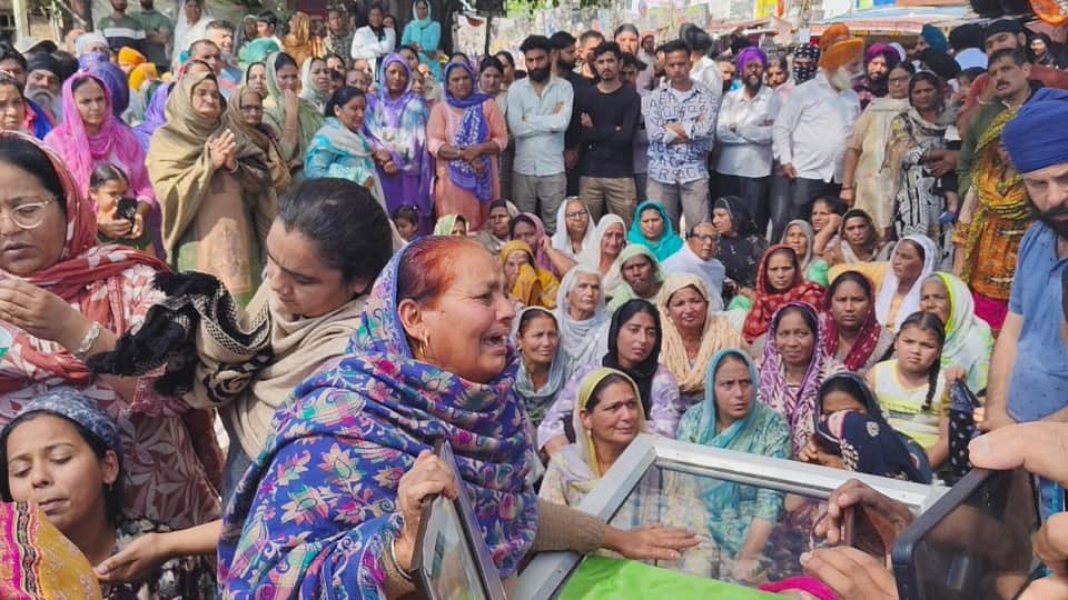 जवान की मौत पर प्रदर्शन।