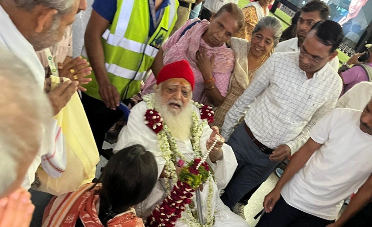 Indore: Asaram released on parole, comes to Indore from Jodhpur for treatment