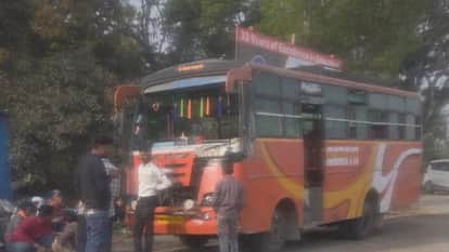 Private Bus Overturns 11 Devotees Injured in Pilibhit