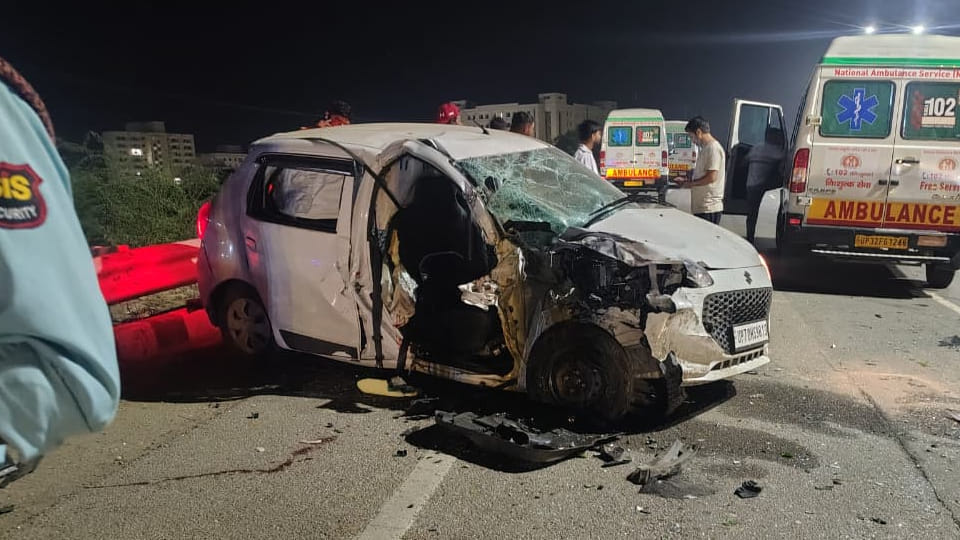 Kanpur Dehat Accident: Car Crosses Divider in Head-on Collision; Two Dead, Two Critically Injured