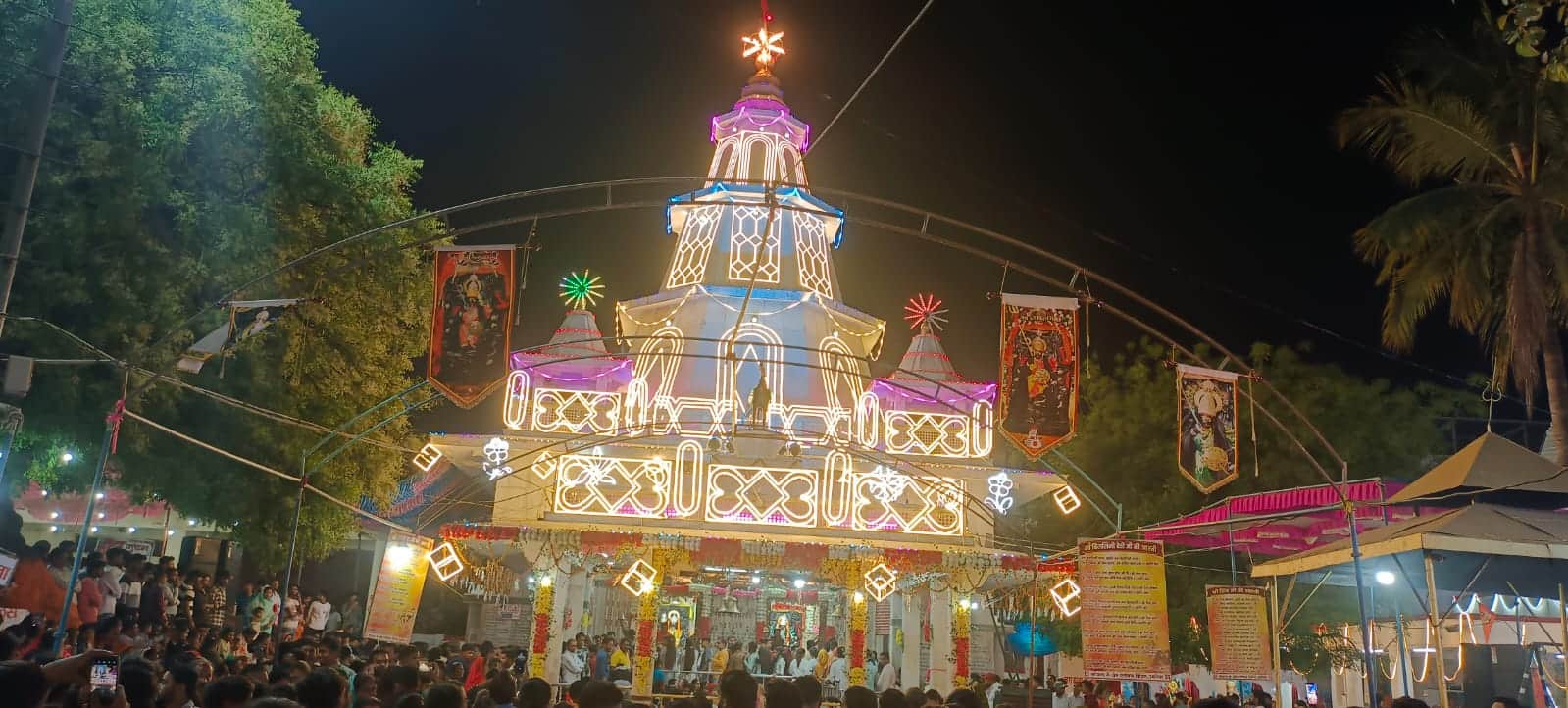 Mother Birasini Devi, who has been enshrined since the tenth century, appeared from a mysterious dream