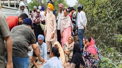 man killed as dumper crashed his bike on highway in Pilibhit