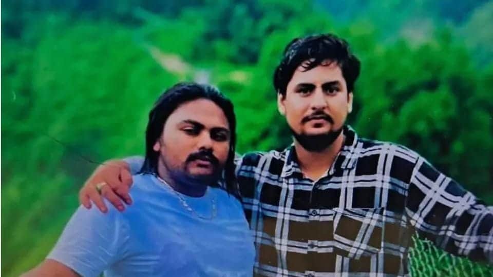 मृतकों की फाइल फोटो।