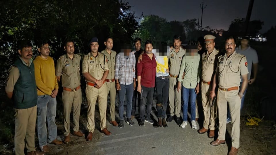 Three Criminals Who Robbed Jeweler arrest in encounter in agra