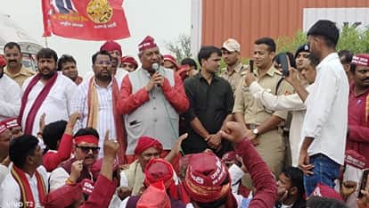 Cabinet Minister Sanjay Nishad sits on protest in Shringaverpur, adamant on demand for removal of mosque