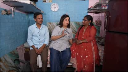 Farah Khan Visit to Shahida Ansari House In Slums Area with Cook Dilip made Recipe Of Aloo Bhaji