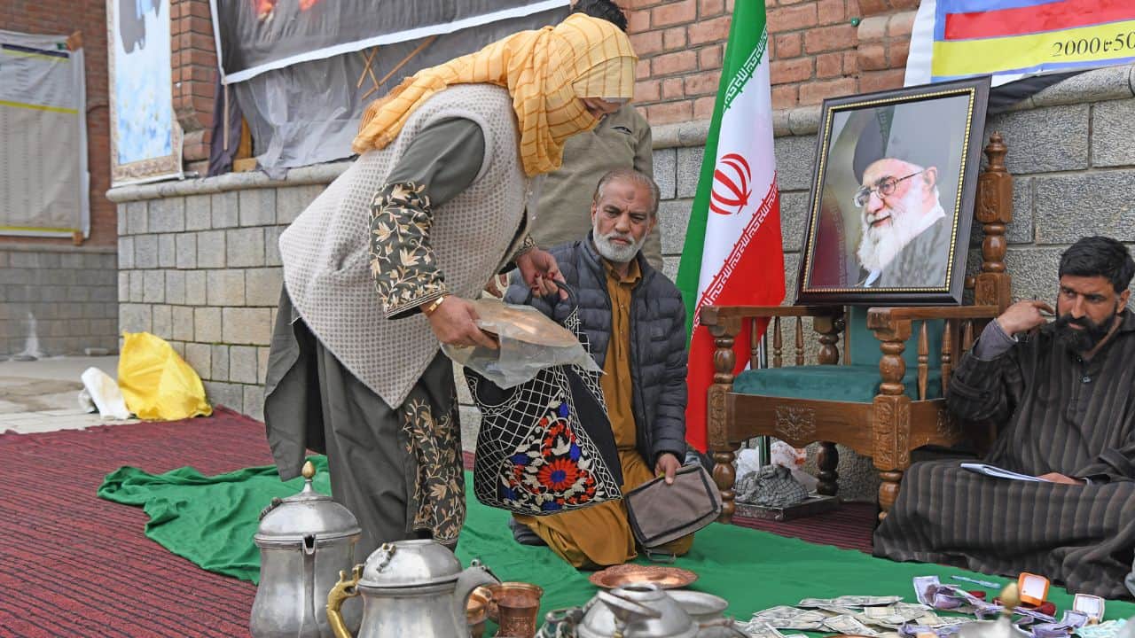 People donated cash and jewelry to help Iran.