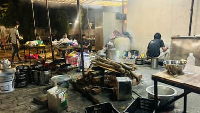 Shravasti: four-star hotel cooks food on wood stove for 15 days in four star hotel in Shravasti.