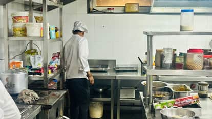 Shravasti: four-star hotel cooks food on wood stove for 15 days in four star hotel in Shravasti.