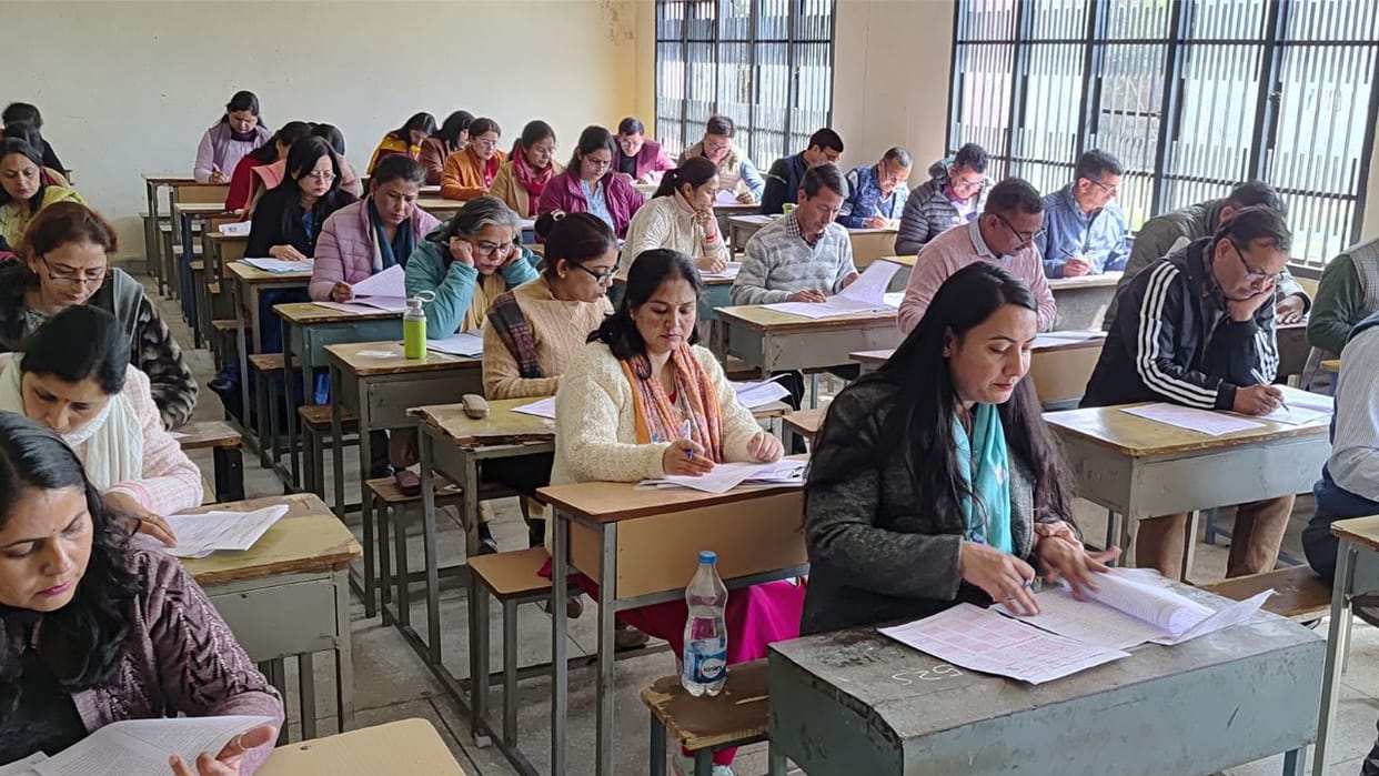 Himachal Over 9000 Teachers Appear for CBSE Sub-Cadre Exam