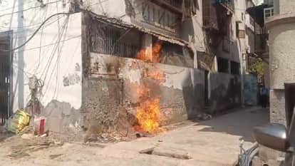 Ghaziabad News in Hindi Fire breaks out in IGL gas pipeline