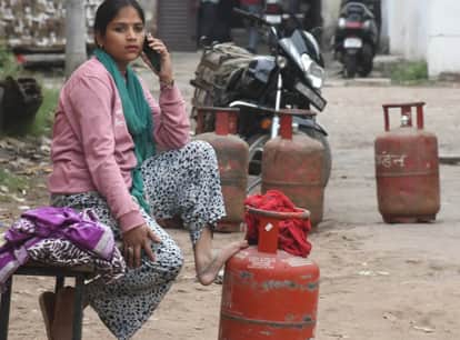Reels are being made on social media regarding LPG cylinders