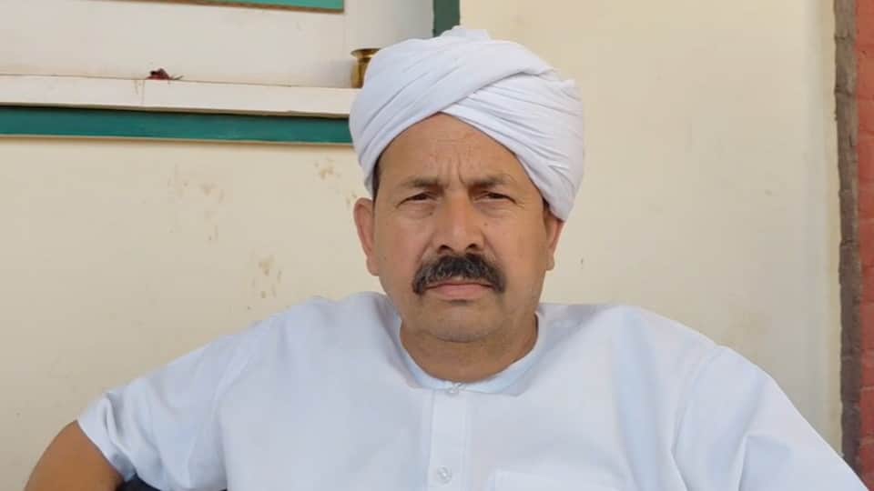 भाकियू अध्यक्ष नरेश टिकैत