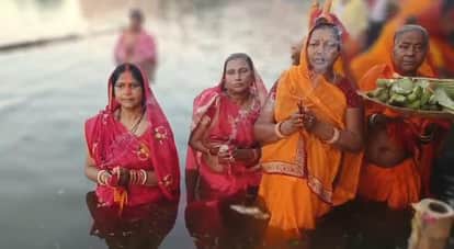 Chaitra Chhath Today is third day of Chaitra Chhath offering prayers to the setting sun Patna traffic route
