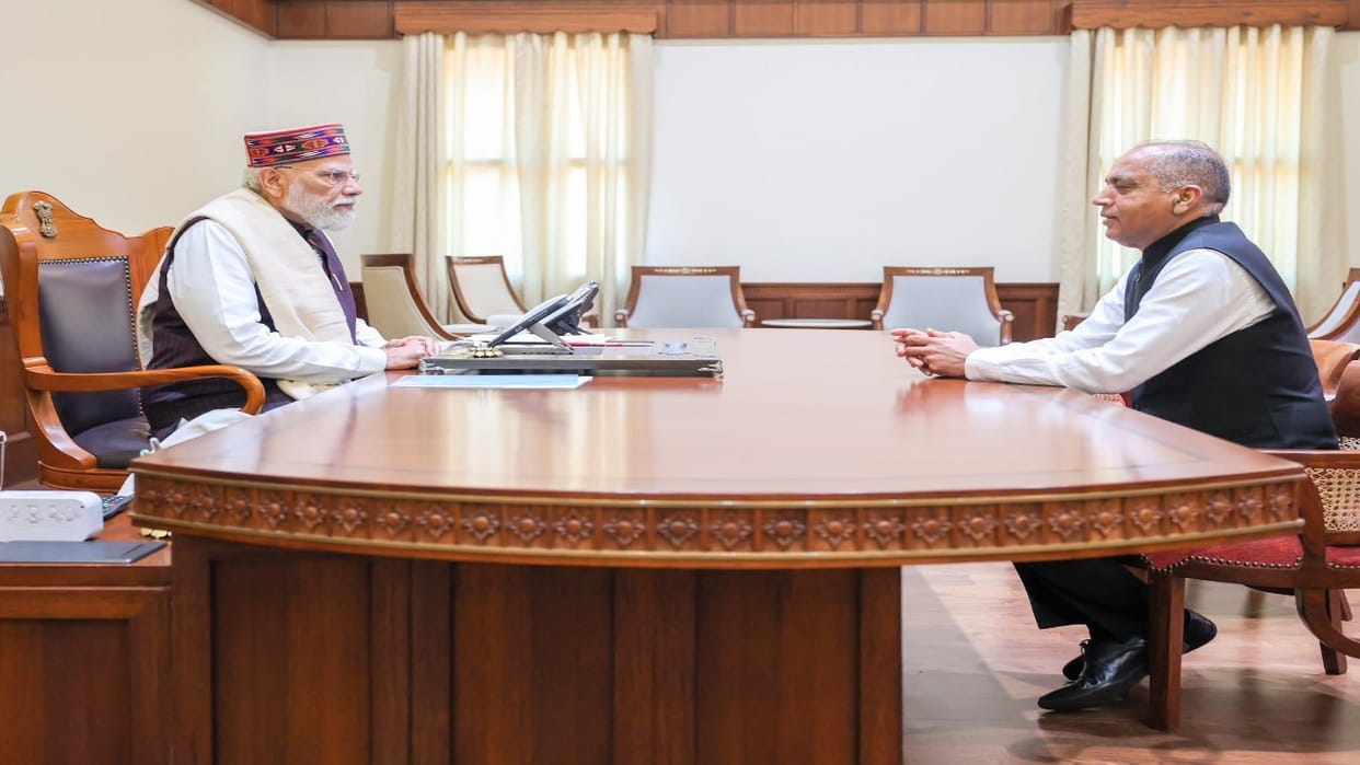 Himachal: Leader of Opposition Jairam Thakur met PM Narendra Modi and apprised him of the situation in the sta