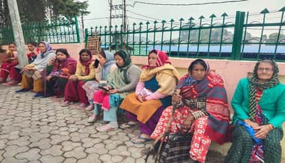 People in Pithoragarh have been queuing up since midnight for gas