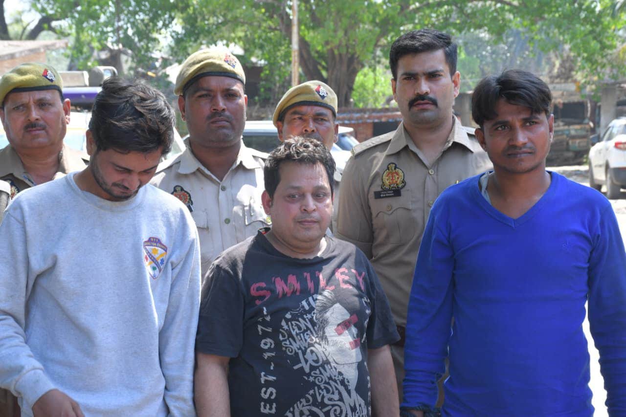 दो शातिर चोर समेत सर्राफ गिरफ्तार