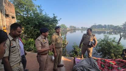 Farrukhabad Youths Throat Slit While Sleeping BloodSoaked Body Found on Cot Family said No Enmity with Anyone