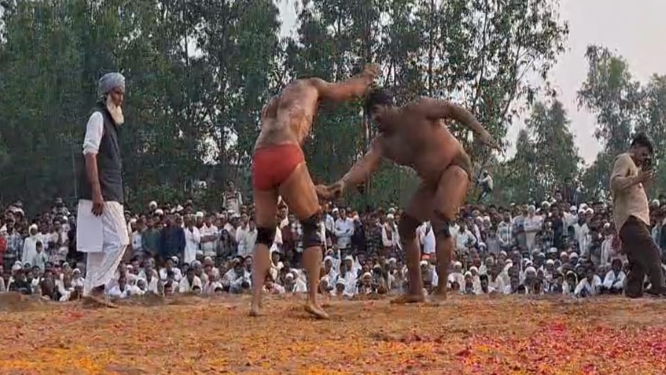 Saharanpur News: Rs rs Lakh Prize Bout Ends in Draw Between Hadi and Resham