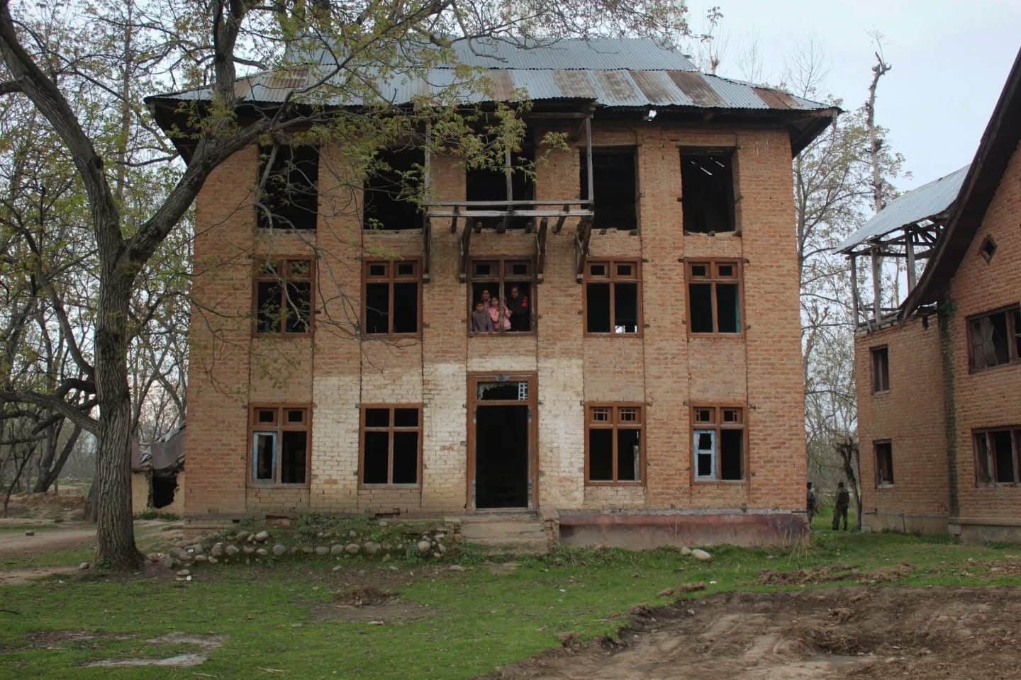 माैजूद विस्थापित कश्मीरी पंडितों का मकान।