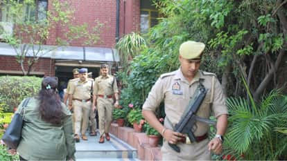 Threat to bomb more than ten schools including Father Agnel in Noida