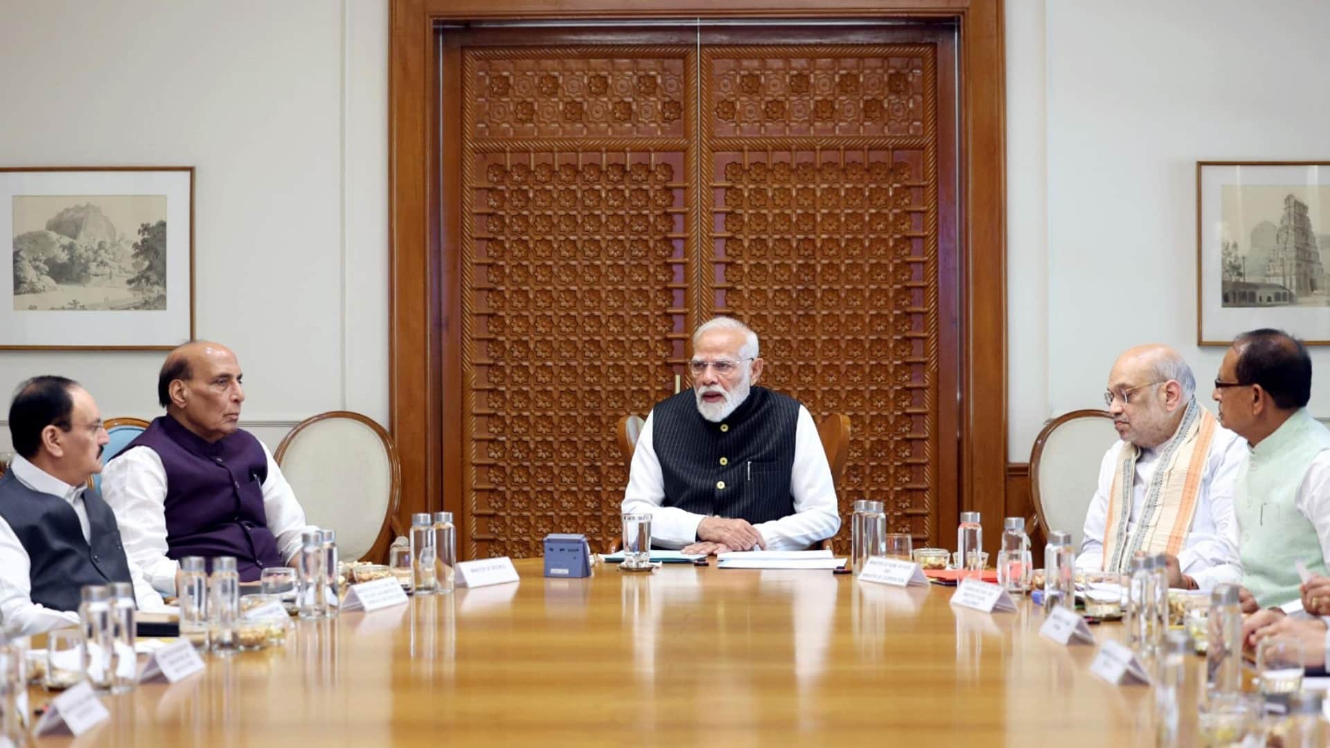 बैठक की अध्यक्षता करते प्रधानमंत्री नरेंद्र मोदी (फाइल)