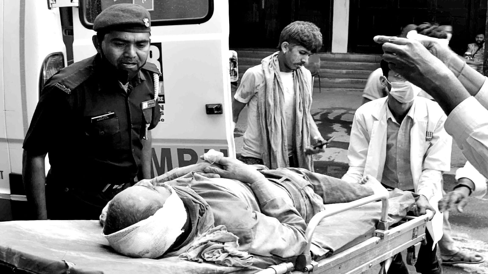 Cold store accident People started running away due to the smell of ammonia gas and smoke.