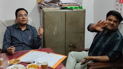 Income Tax raid in Registry Office in shikohabad in up