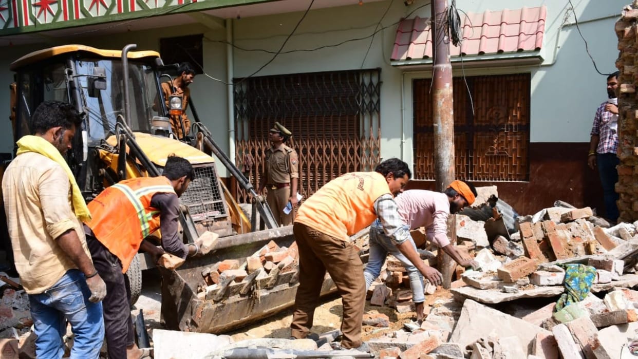 Cylinder Blast in Varanasi House Collapse Two Dead Two Injured After Trapped Under Rubble