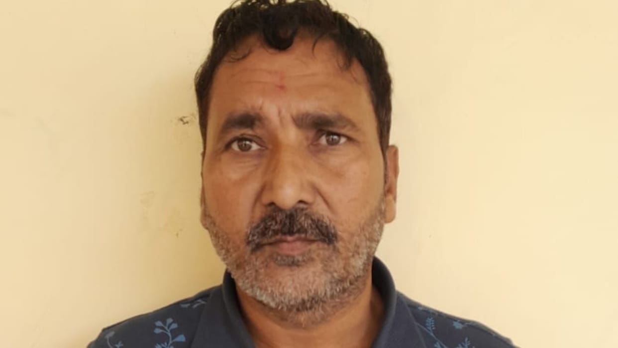 police arrested accused rahman who who used to steal bikes while wearing a tilak on his forehead in bareilly