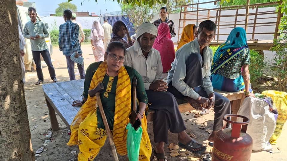 UP: Anger Erupts Again Over Gas Cylinder Shortage; Consumers Block Roads in Amroha