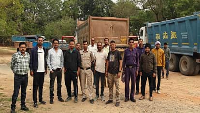 Administration Cracks Down on Illegal Mining in Mand Maini River 22 Vehicles Seized in Ambikapur