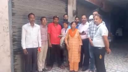 Jhansi: Consumers did not receive cylinders even after booking