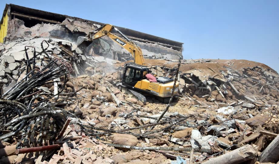 Video of cold storage collapse goes viral, people ask - if you knew then why didn you save the workers