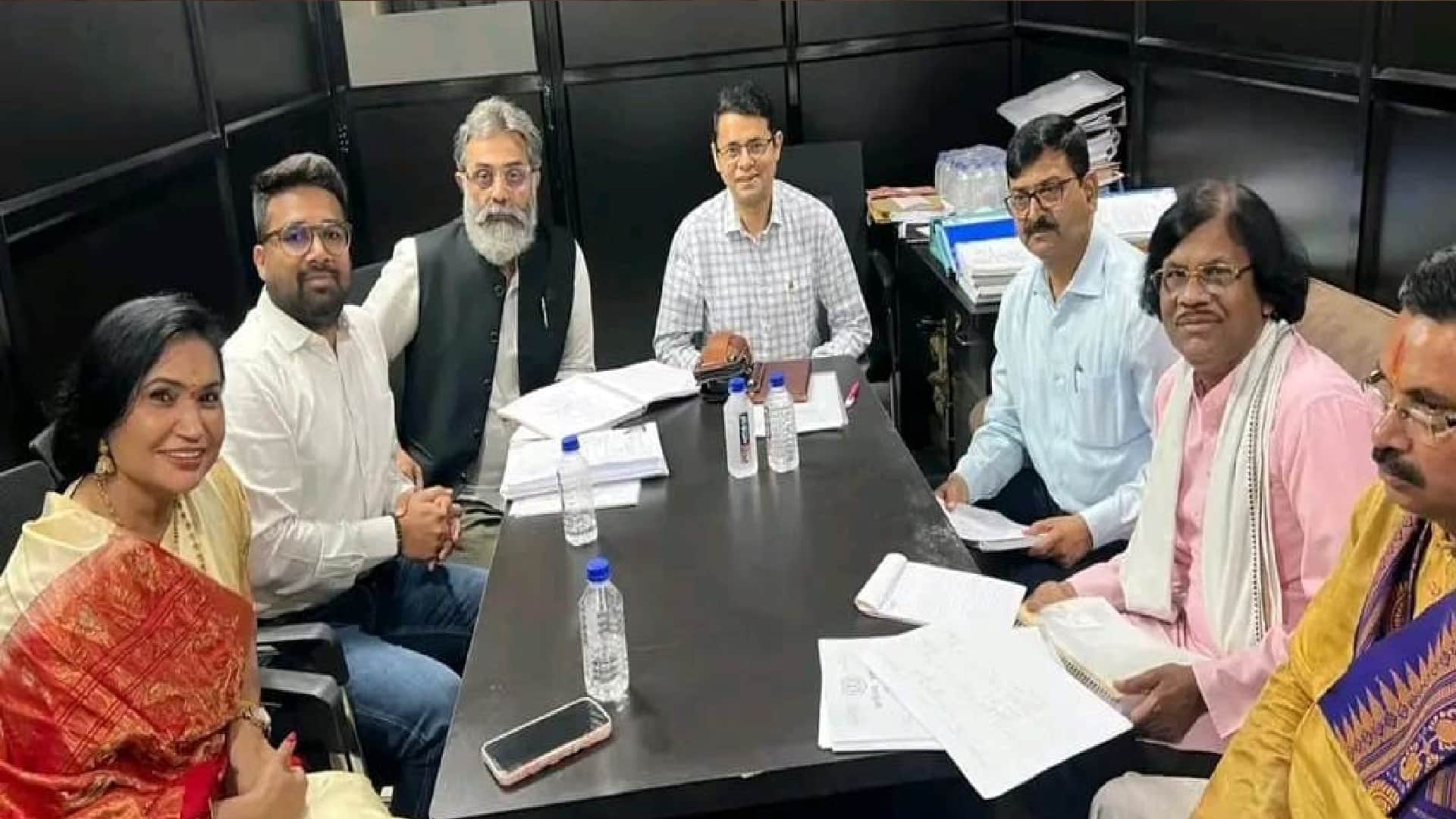 स्क्रिप्ट समिति गठन के लिए बैठक