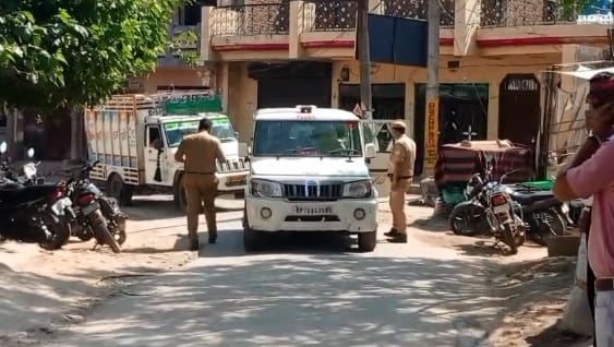 Kanpur Teenage Girl Who Had Arrived While Asking for Directions Asked a Student for a Sheet at Night