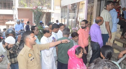 Kanpur Commercial Cylinders Worth 2100 Sold on Black Market for 3500 Hotel Owners Say Troubles Are Mounting