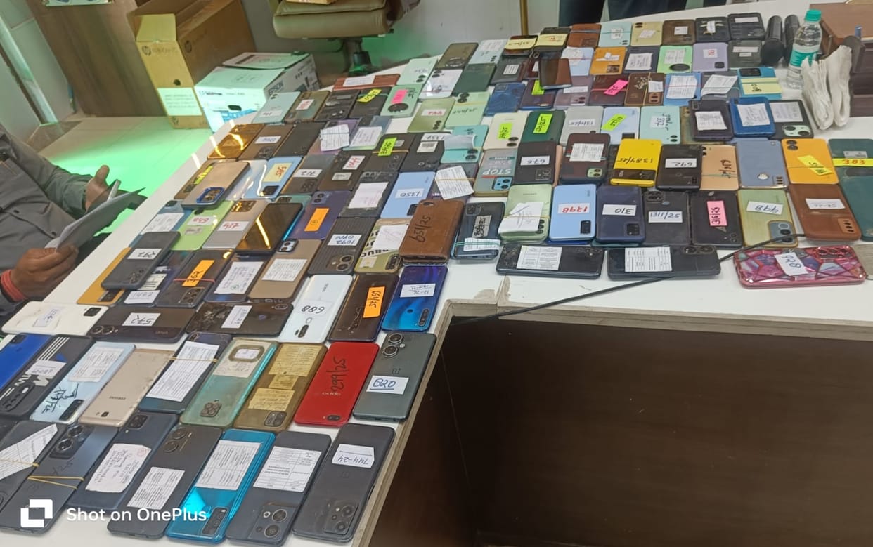 Police recovered 304 lost mobile phones