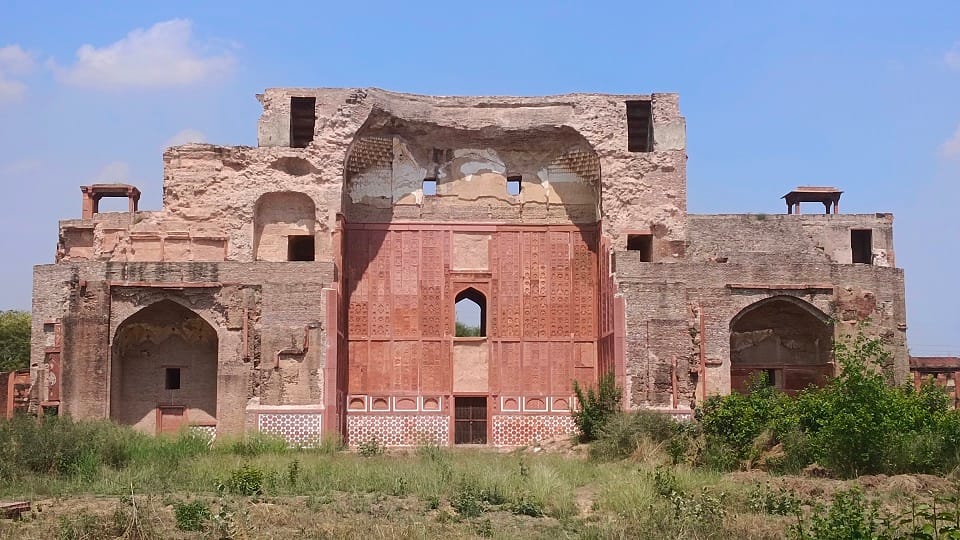 Encroachment Near Sikandra Monument 100 Illegal Constructions No Demolition Despite FIR