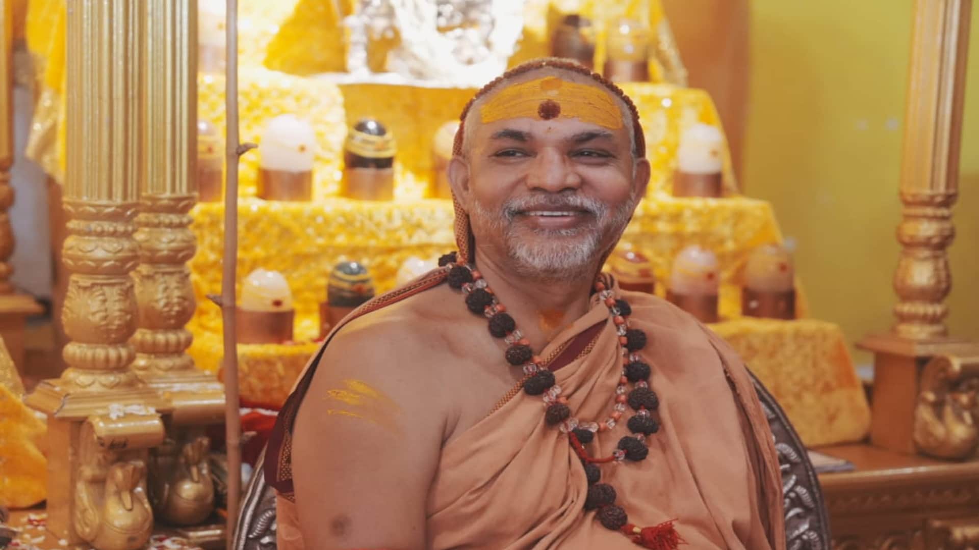 शंकराचार्य स्वामी अवमुक्तेश्वरानंद सरस्वती।