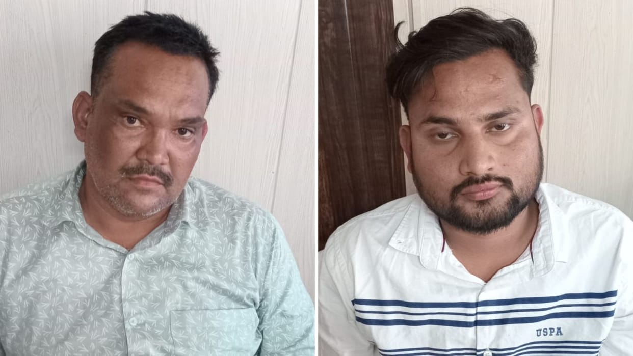 Anti-Corruption Team Catches Secretary and Rozgar Sevak Red-Handed Accepting Bribe in azamgarh