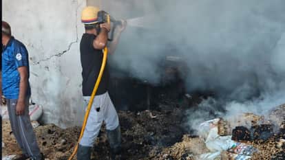 Fire at Factory in Mau Lai, Kurkure, and Machinery Worth ₹1.10 Crore Reduced to Ashes