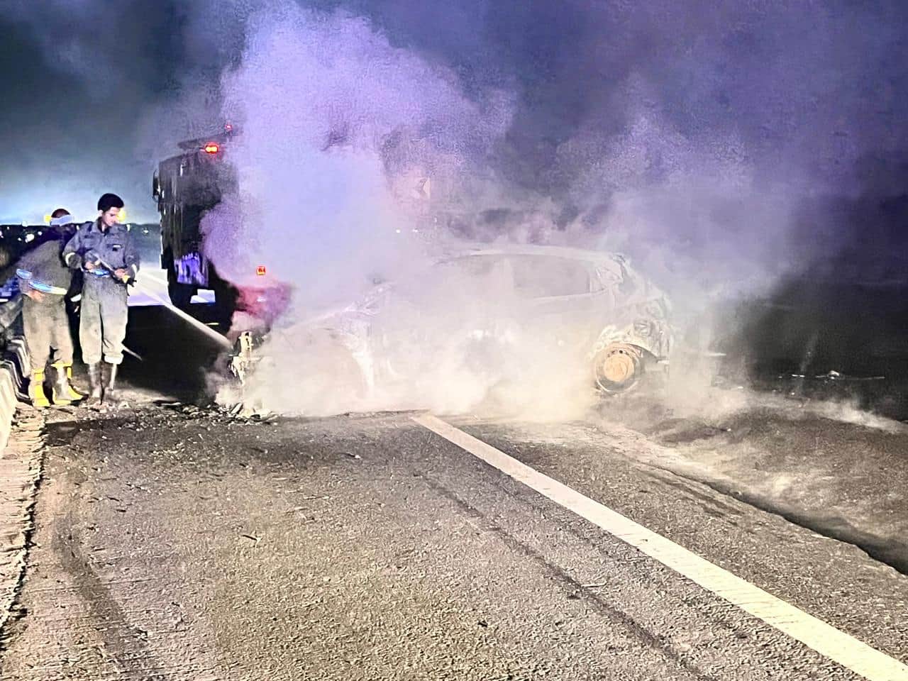 Car fire on Delhi-Meerut Expressway Vehicle Crashes into Divider After Hitting Truck Massive Explosion in CNG