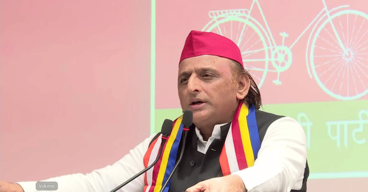 UP: अखिलेश यादव का तंज, बोले- यूपी में एलपीजी का मतलब लापता गैस, भाजपा ने लोगों को लाइन में लगाया